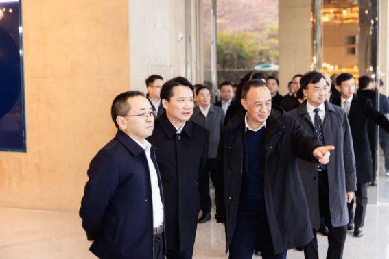 首次造访郎酒庄园，茅台董事长丁雄军这些话，透露酱酒未来趋势