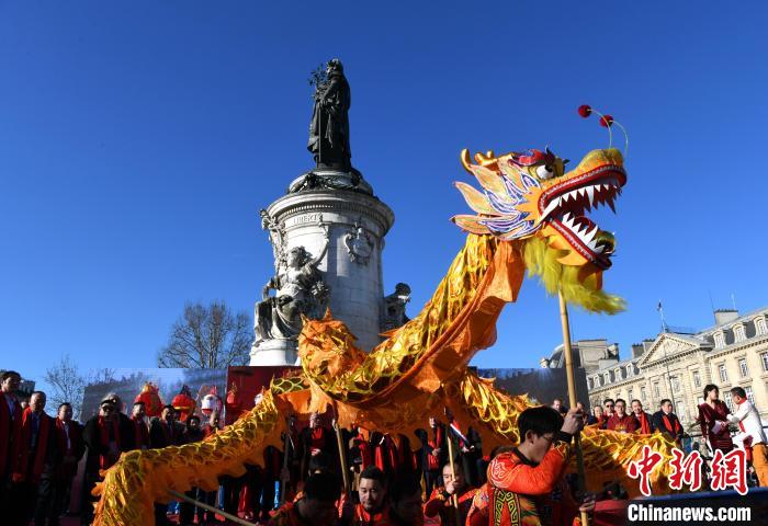 旅法华侨华人乙巳蛇年春节庙会在巴黎举行